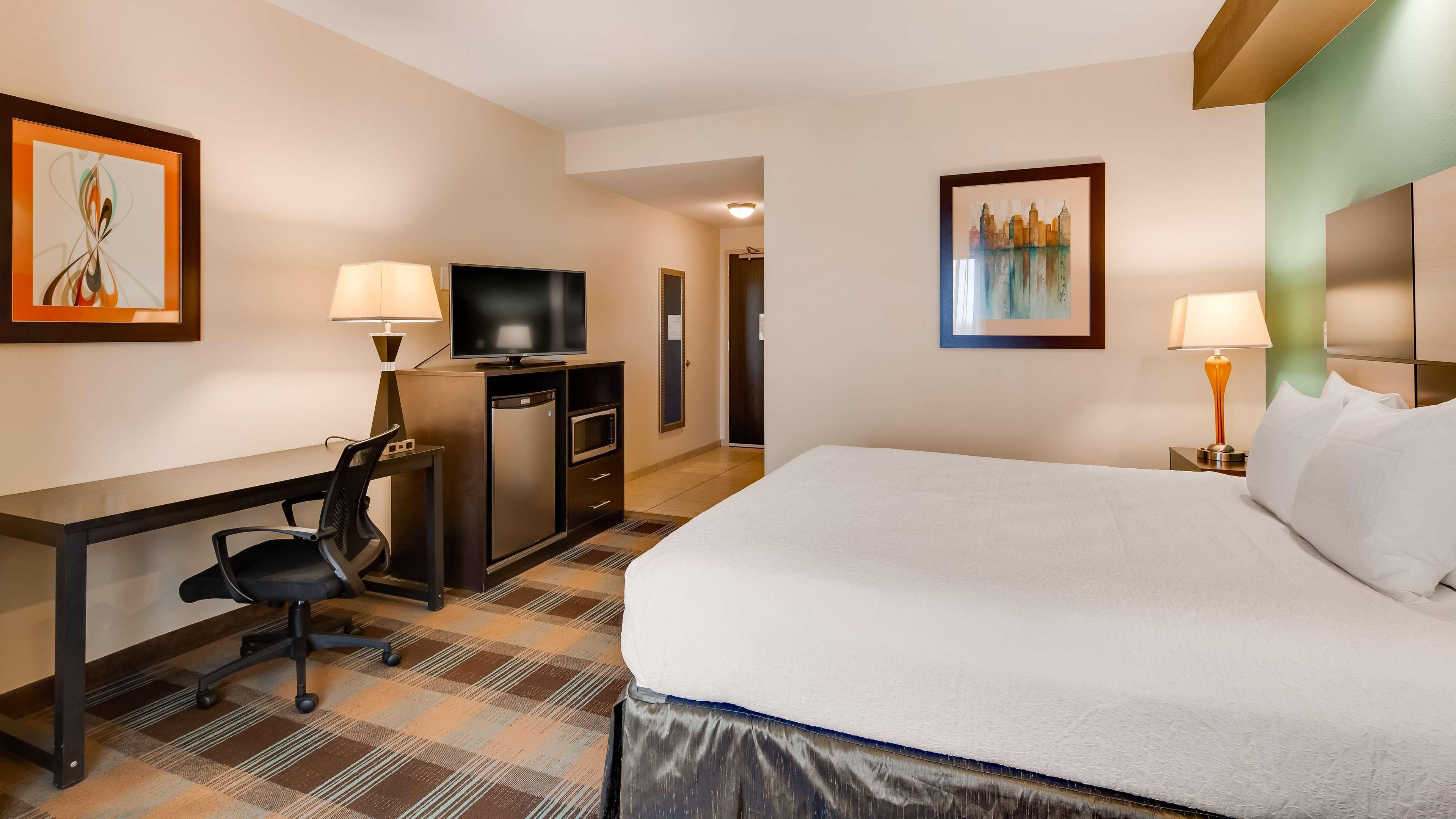 Best Western Plus Atrium Inn & Suites Clarksville Exterior photo