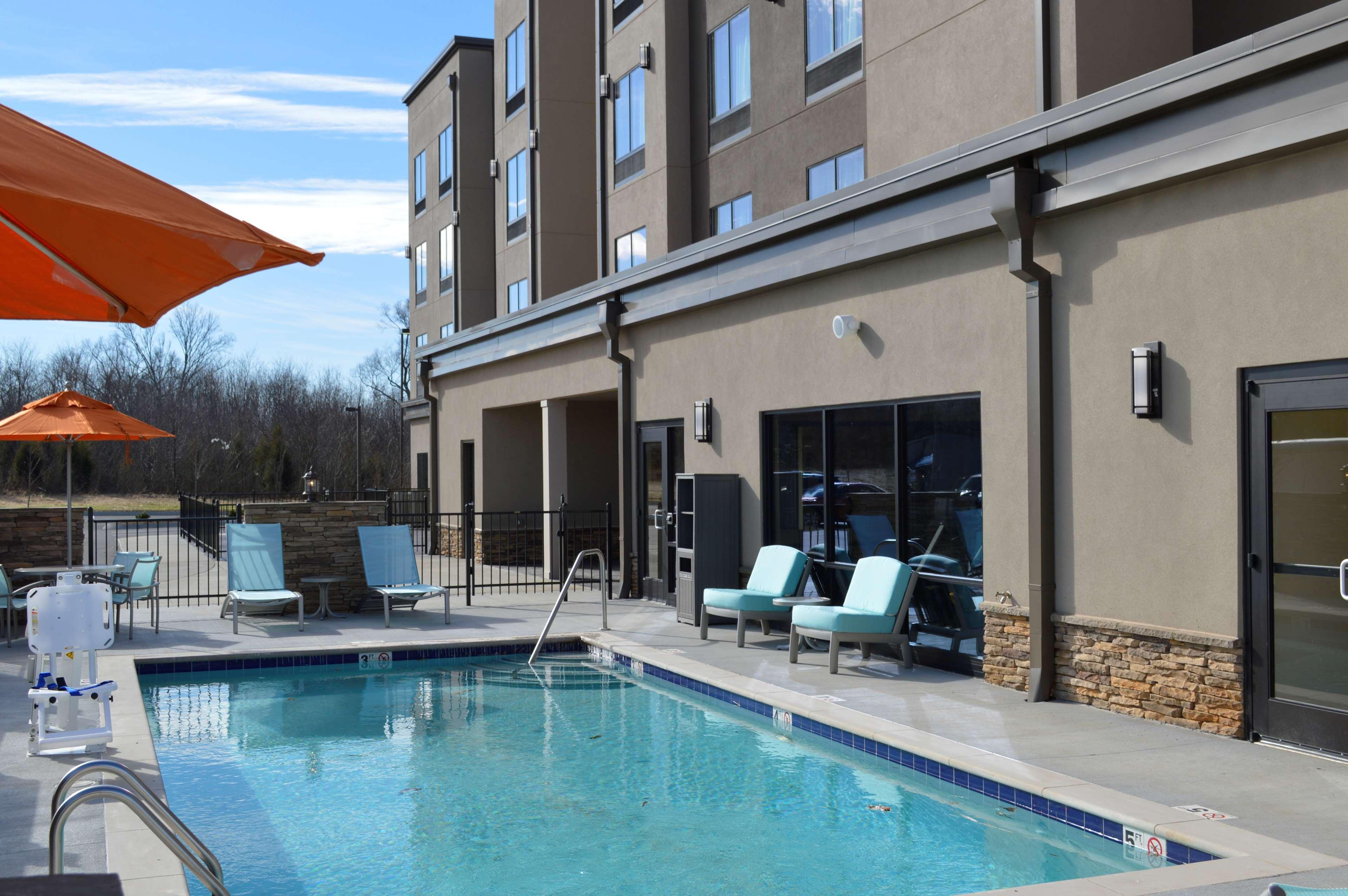 Best Western Plus Atrium Inn & Suites Clarksville Exterior photo