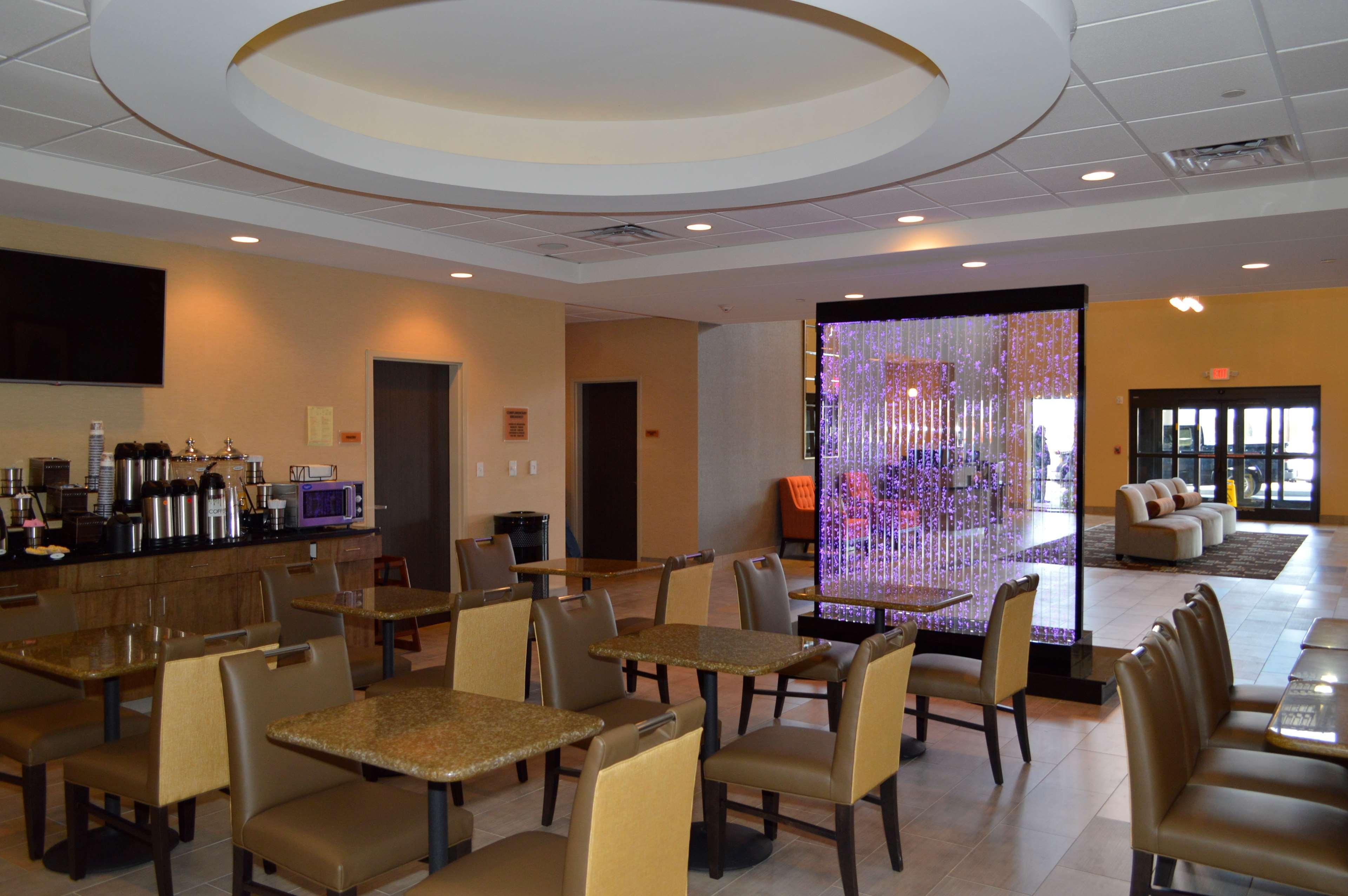 Best Western Plus Atrium Inn & Suites Clarksville Exterior photo